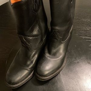 Frye short boot black leather with pull on straps size 7M women’s